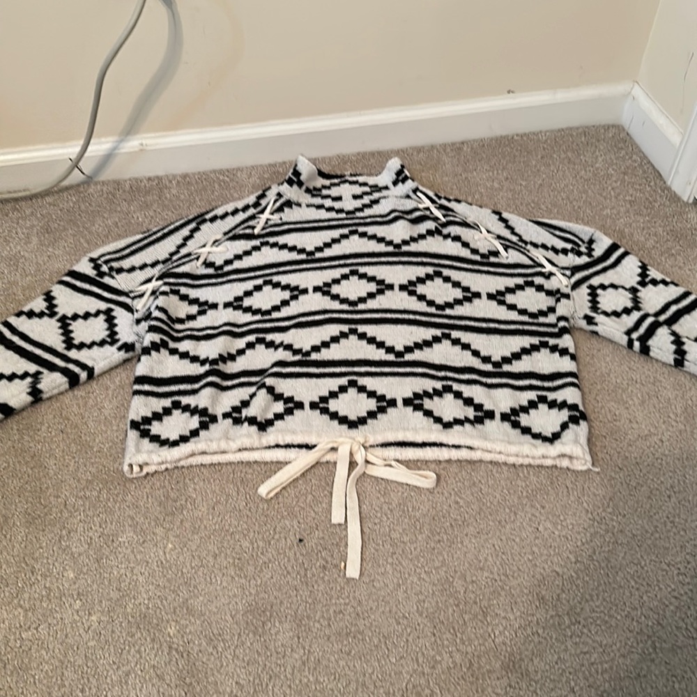 Black and white cropped sweater